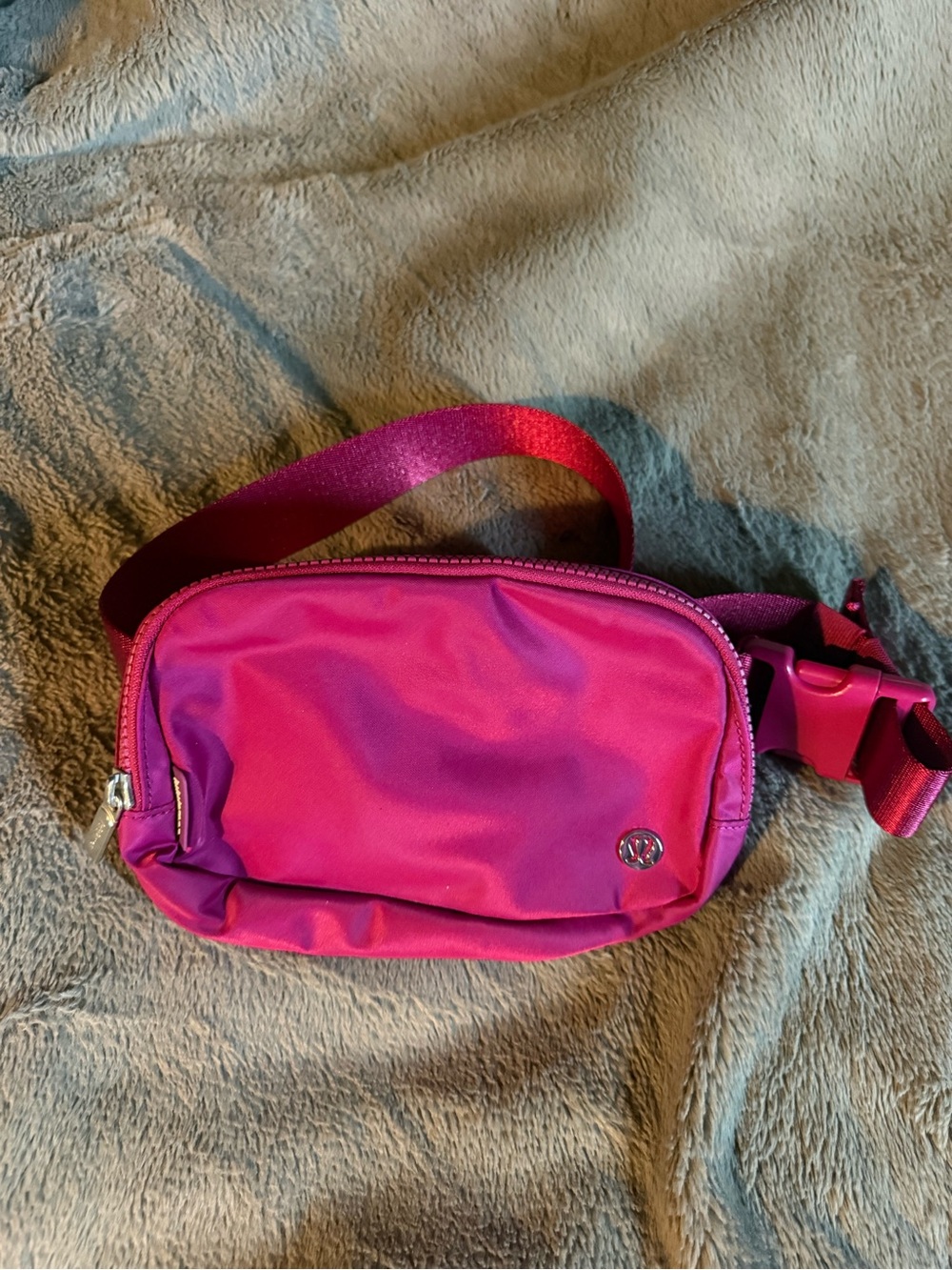lululemon athletica Hot Pink Crossbody Belt Bag - Picture 1 of 3